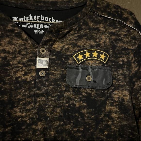 Black & Brown Knickerbocker Short Sleeve Tee with Star & Zipper Details, Size S - Picture 3 of 6